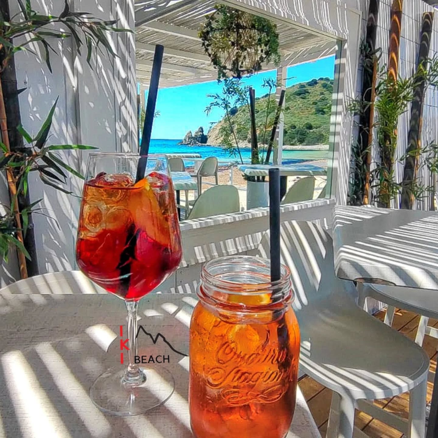🍸🍹Due drink, vista mare e relax totale all’#IkiBeach 🍹🌊
La veranda fa ombra, il mare fa il resto… ti aspettiamo per un aperitivo con vista che sa già d’estate! 😎🌴
Ci troviamo in
ʟᴏᴄᴀʟɪᴛÀ ᴍᴏɴᴛᴇ ᴛᴜʀɴᴜ, ᴄᴀꜱᴛɪᴀᴅᴀꜱ
📲③⑧⓪⑤②②⑨⑧⑤⑨
#ikibeach #sardegna #castiadas #monteturnu #sardinia #holiday ##costarei #AperitivoVistaMare #IkiVibes #CocktailTime #BeachMood